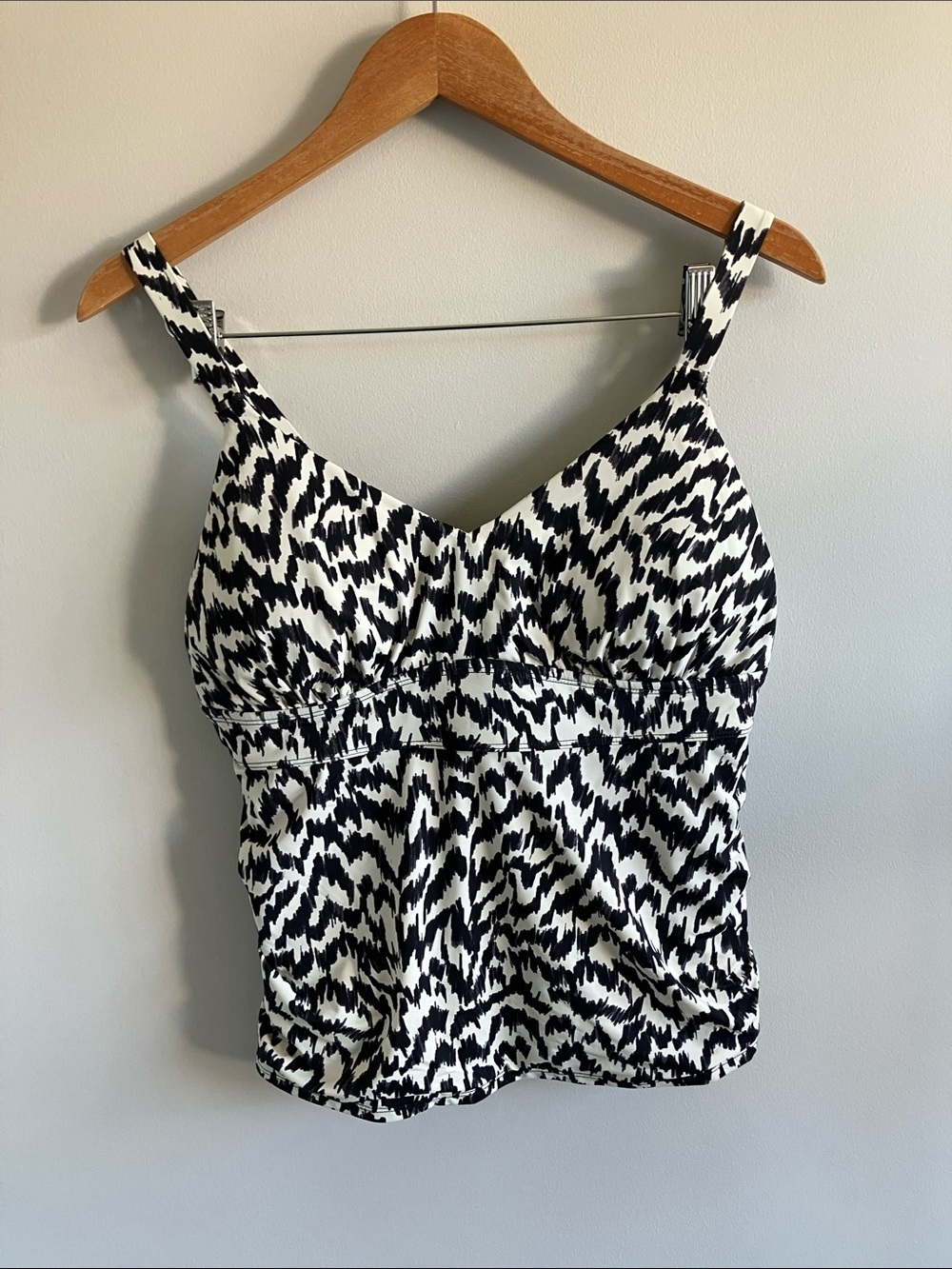 Knix tankini swim top size XL Black & White Printed